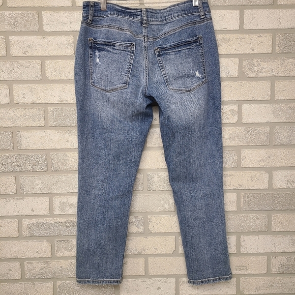 Maurices Distressed Patch Jeans Size 3 / 4 - Picture 4 of 6